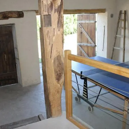 De Charme Avec Cheminée, Terrasse Et Garage à - Fr-1-585-10