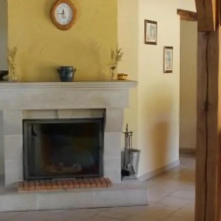 De Charme Avec Cheminee, Terrasse Et Garage A - Fr-1-585-10