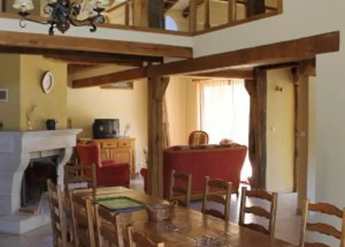 De Charme Avec Cheminee, Terrasse Et Garage A - Fr-1-585-10 *